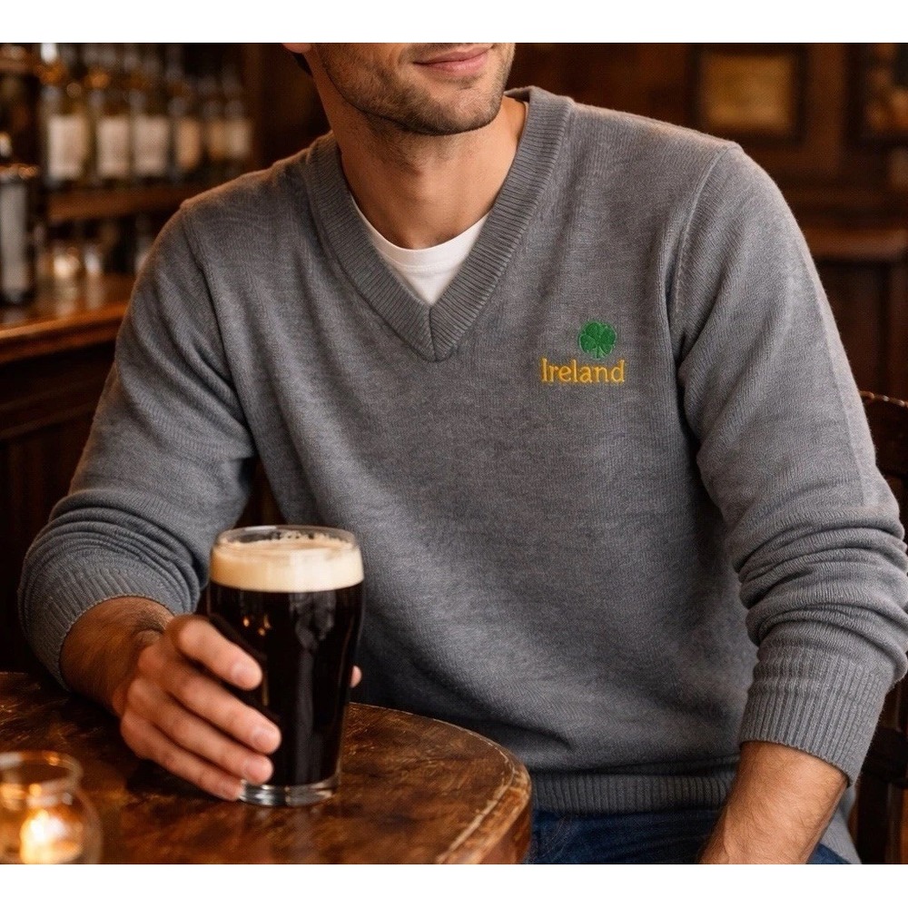 Castle V-Neck Sweater Mens 42 Gray Ireland Shamrock Embroidered‎ Knit